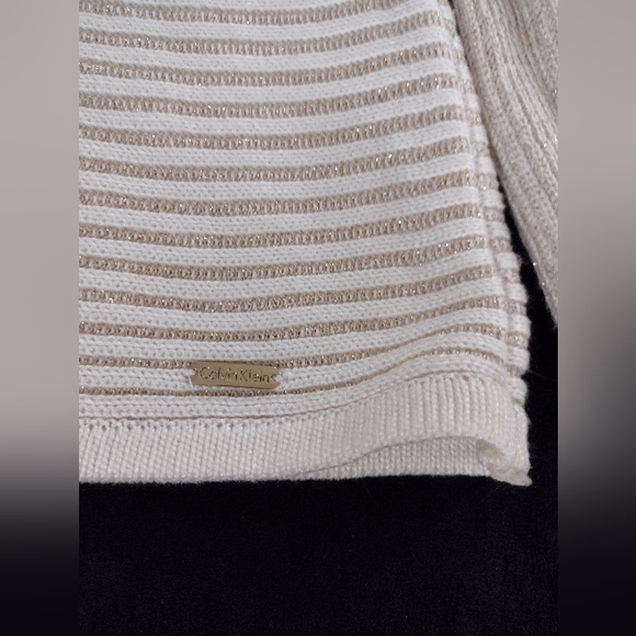 Sweater - Picture 6 of 12